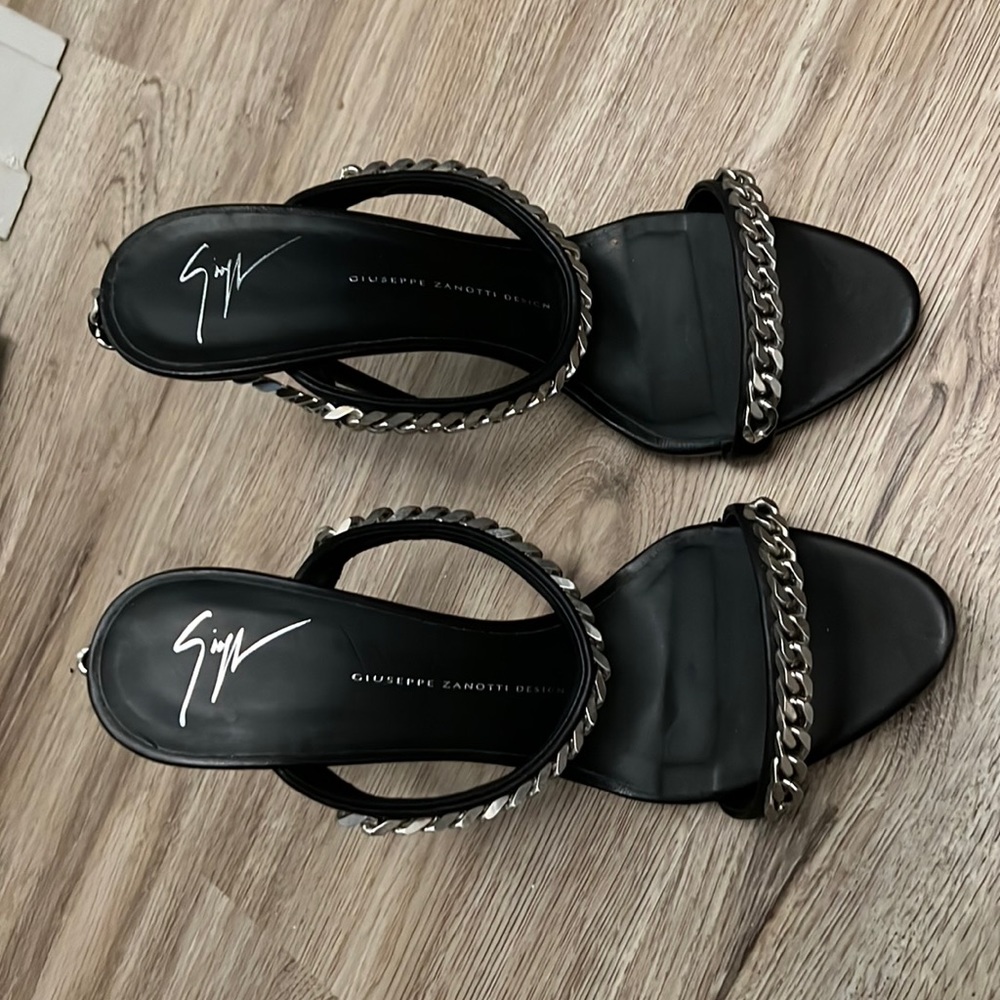Giuseppe Zanotti Chain Heel